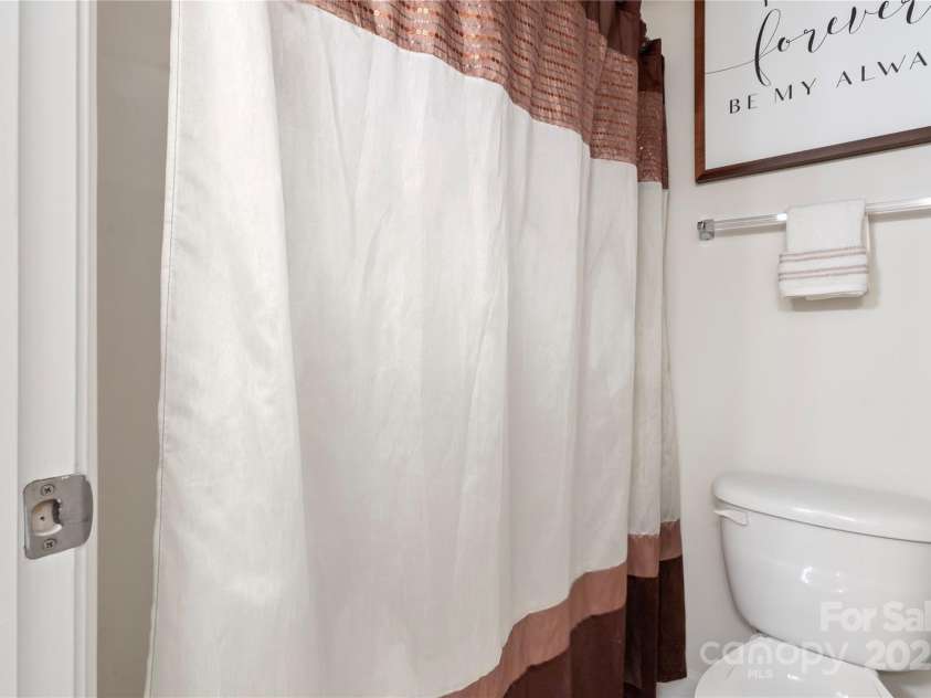 2504 River Oaks Drive, Waxhaw, NC 28173.  MLS# CAR4269382, YatesRealty ID 34425. 