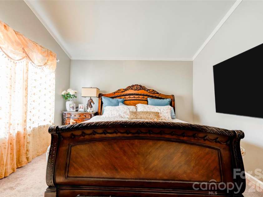 9336 Dewey Drive, Charlotte, NC 28214.  MLS# CAR4399418, YatesRealty ID 34426. 