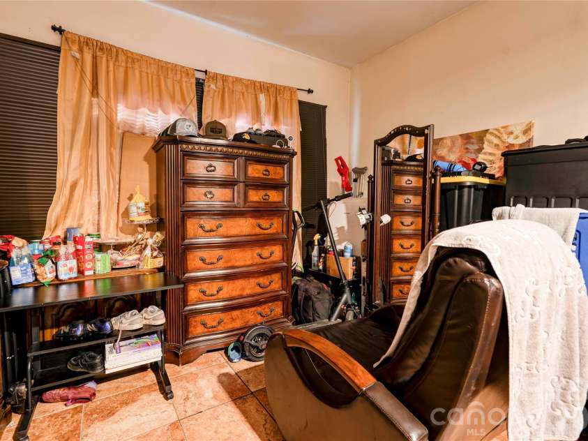 9336 Dewey Drive, Charlotte, NC 28214.  MLS# CAR4399418, YatesRealty ID 34426. FLEX / BEDROOM MAIN FLOOR 