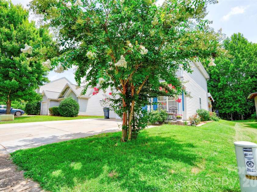 9336 Dewey Drive, Charlotte, NC 28214.  MLS# CAR4399418, YatesRealty ID 34426. FRONT 