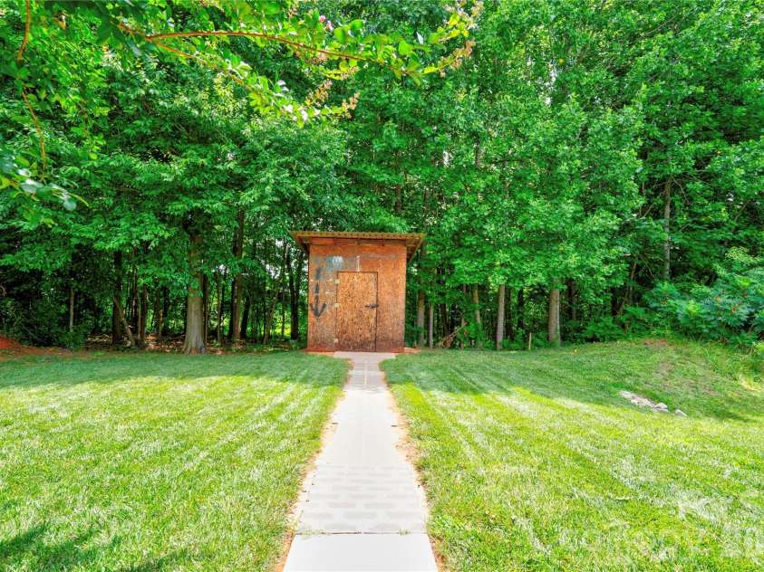 9336 Dewey Drive, Charlotte, NC 28214.  MLS# CAR4399418, YatesRealty ID 34426. STORAGE 