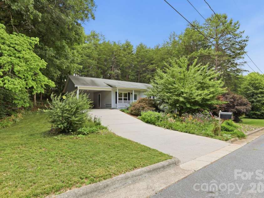 15 Valley Street, Granite Falls, NC 28630.  MLS# CAR4398811, YatesRealty ID 34427. 