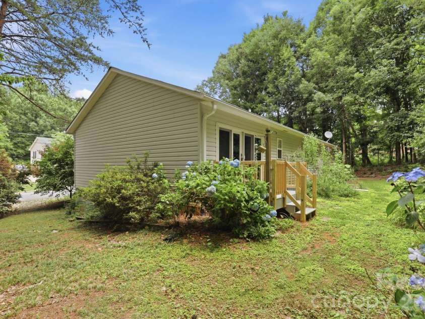 15 Valley Street, Granite Falls, NC 28630.  MLS# CAR4398811, YatesRealty ID 34427. 