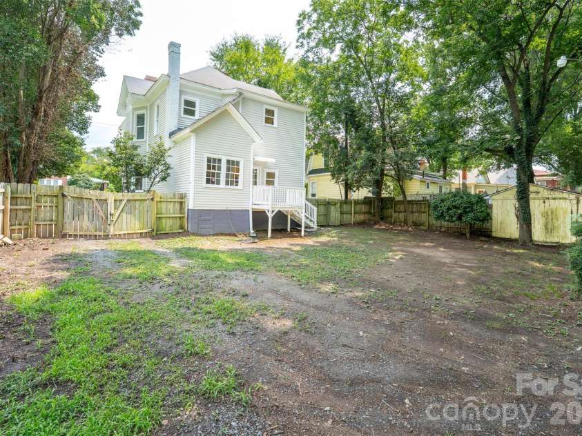 302 Maurice Street, Monroe, NC 28112.  MLS# CAR4399368, YatesRealty ID 34428. 
