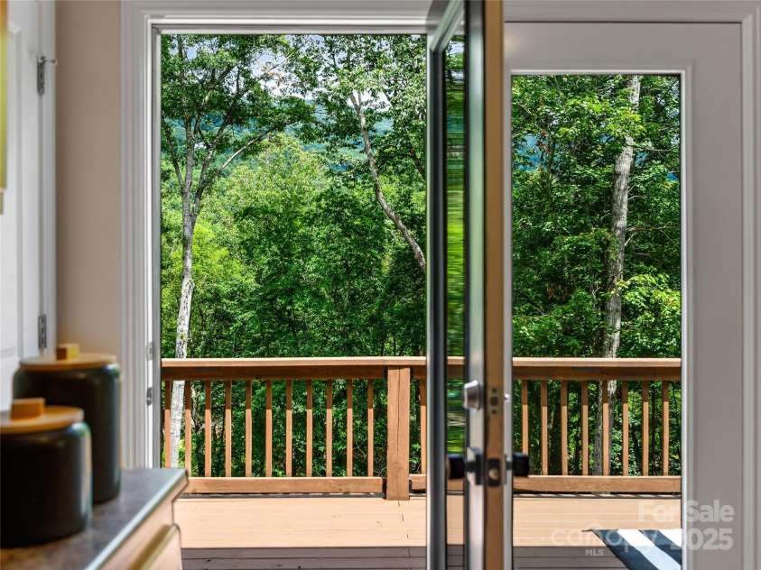 90 Indian Mound Trail, Fairview, NC 28730.  MLS# CAR4268261, YatesRealty ID 34428. 