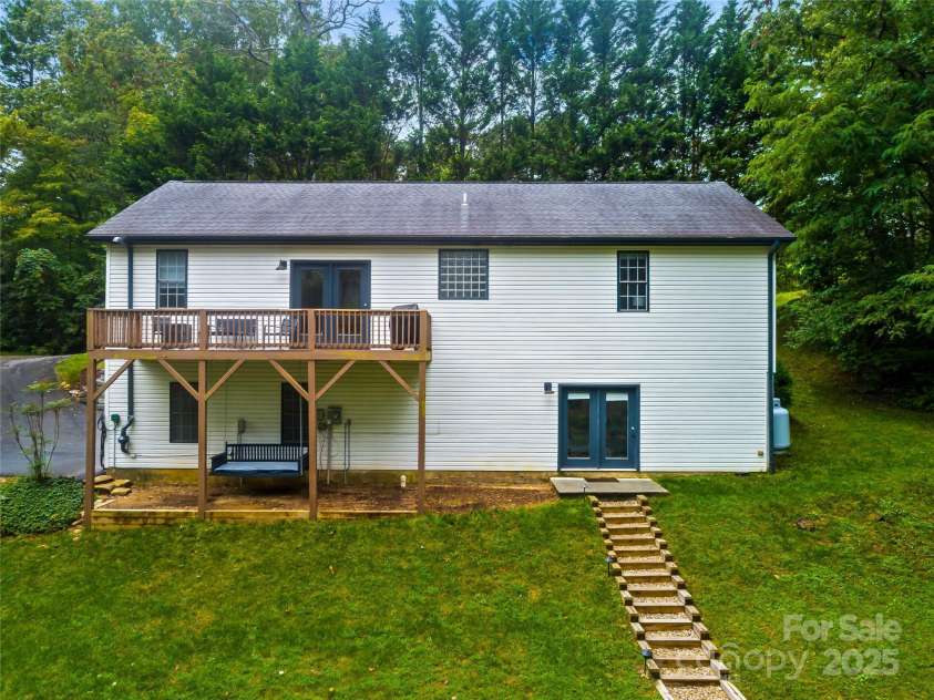 90 Indian Mound Trail, Fairview, NC 28730.  MLS# CAR4268261, YatesRealty ID 34428. 