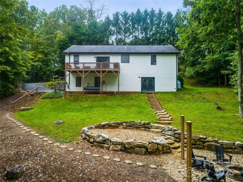 90 Indian Mound Trail, Fairview, NC 28730.  MLS# CAR4268261, YatesRealty ID 34428. 