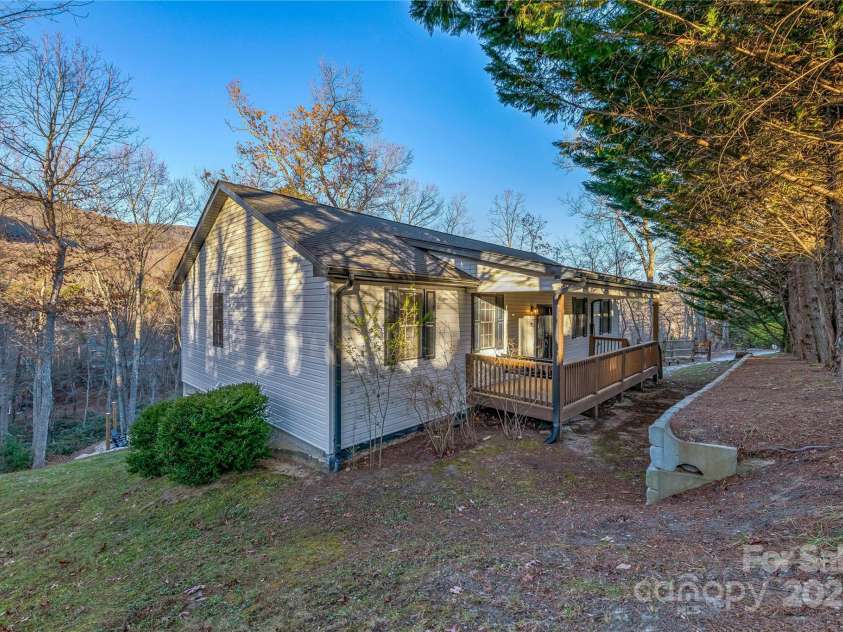 90 Indian Mound Trail, Fairview, NC 28730.  MLS# CAR4268261, YatesRealty ID 34428. 