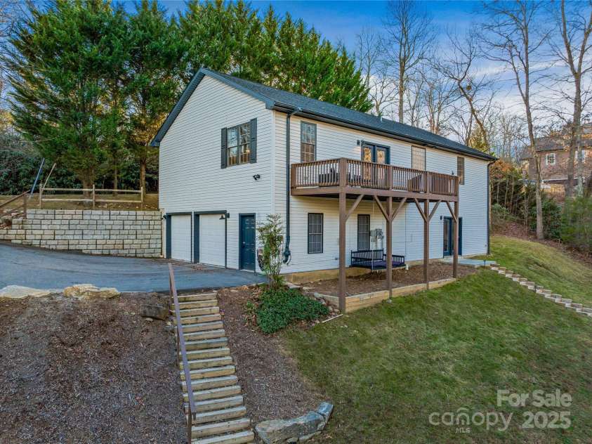 90 Indian Mound Trail, Fairview, NC 28730.  MLS# CAR4268261, YatesRealty ID 34428. 