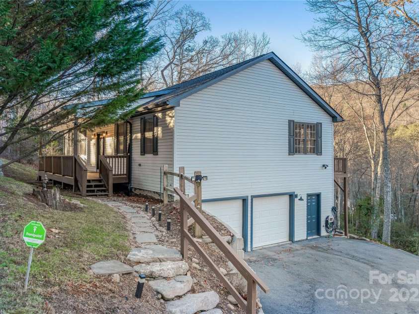 90 Indian Mound Trail, Fairview, NC 28730.  MLS# CAR4268261, YatesRealty ID 34428. 