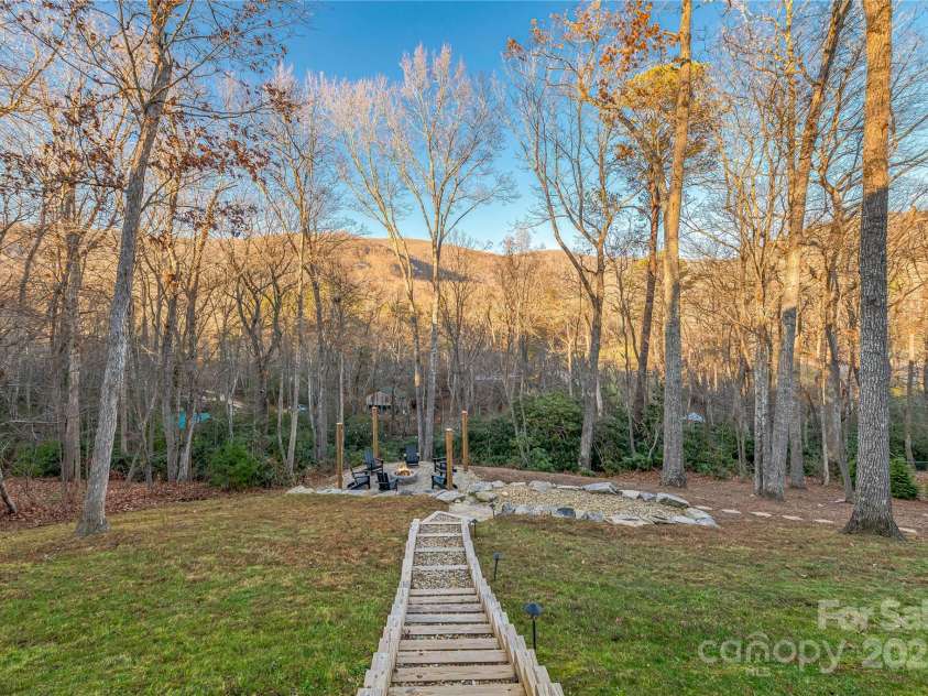 90 Indian Mound Trail, Fairview, NC 28730.  MLS# CAR4268261, YatesRealty ID 34428. 