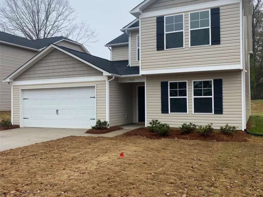 1305 Dodd Street, Shelby, NC 28152.  MLS# CAR4207576, YatesRealty ID 3443. 