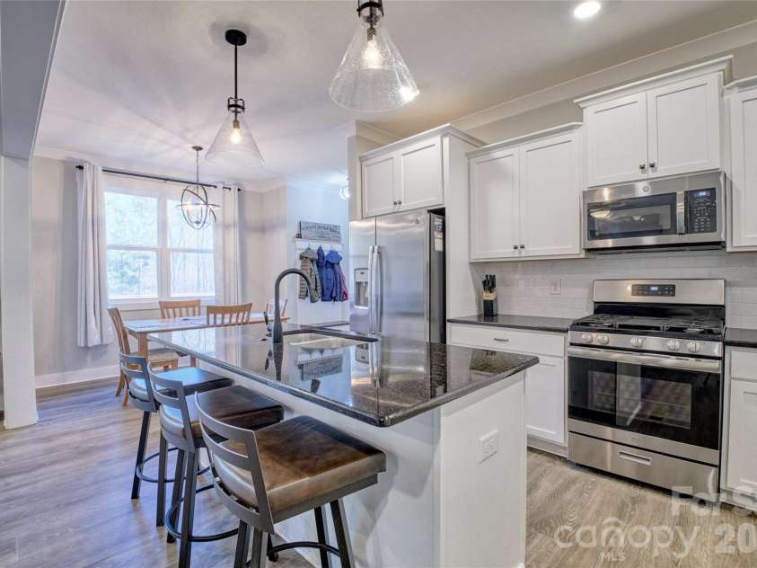 398 Kingsburry Road, Clover, SC 29710.  MLS# CAR4337912, YatesRealty ID 3443. Additional seating at kitchen island