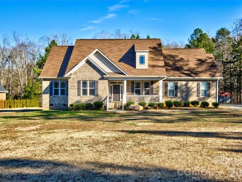 398 Kingsburry Road, Clover, SC 29710.  MLS# CAR4337912, YatesRealty ID 3443. All brick home on over 2 acres