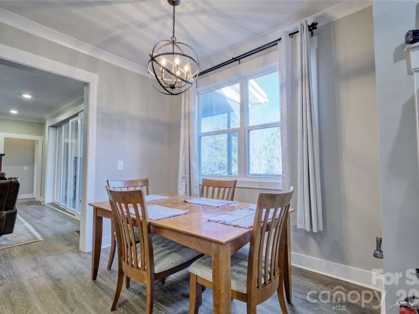 398 Kingsburry Road, Clover, SC 29710.  MLS# CAR4337912, YatesRealty ID 3443. Breakfast area