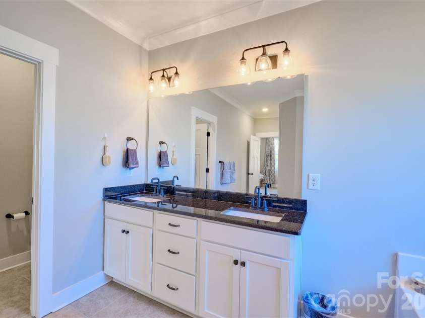 398 Kingsburry Road, Clover, SC 29710.  MLS# CAR4337912, YatesRealty ID 3443. Dual vanity