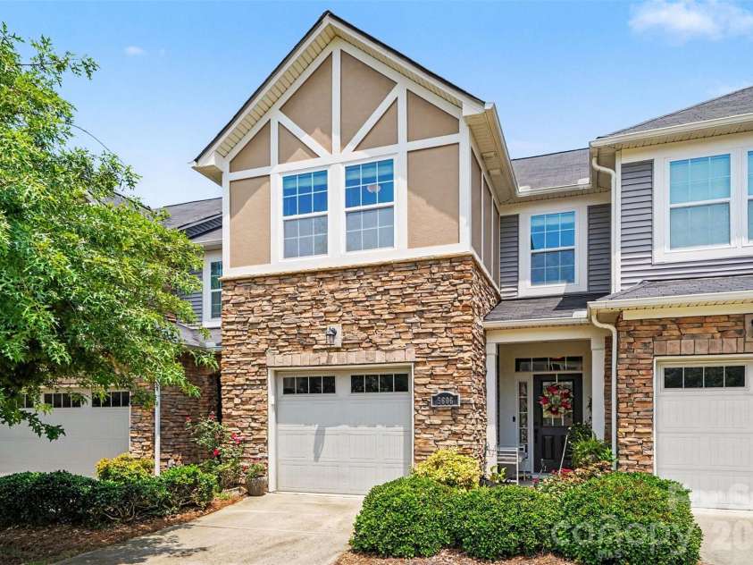 5606 Stonewells Drive, Charlotte, NC 28278.  MLS# CAR4398404, YatesRealty ID 34430. 