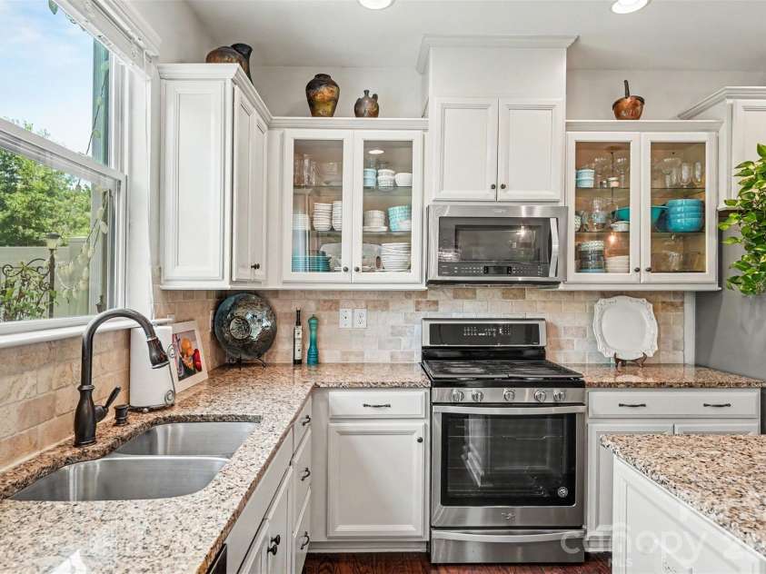 5606 Stonewells Drive, Charlotte, NC 28278.  MLS# CAR4398404, YatesRealty ID 34430. 