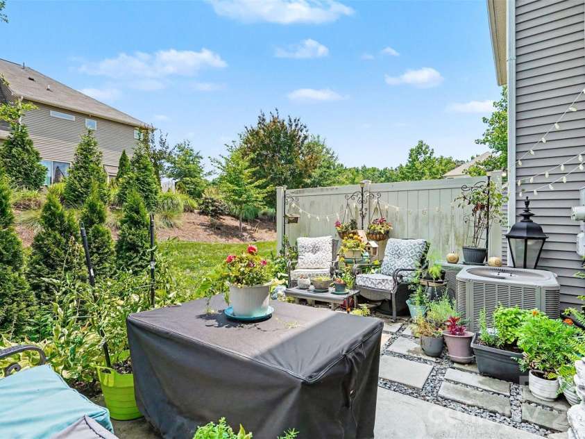 5606 Stonewells Drive, Charlotte, NC 28278.  MLS# CAR4398404, YatesRealty ID 34430. 