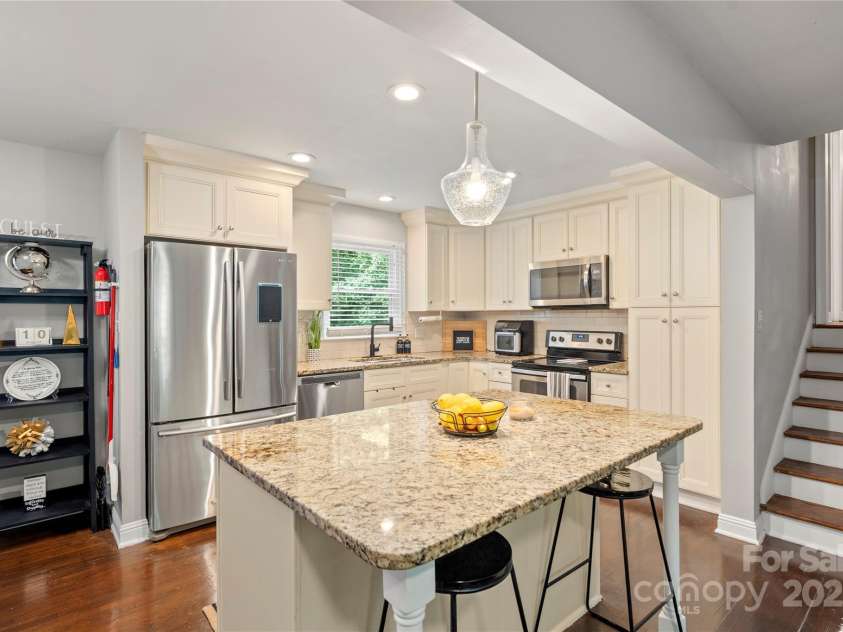 1914 Bonnie Lane, Charlotte, NC 28213.  MLS# CAR4292204, YatesRealty ID 34431. 