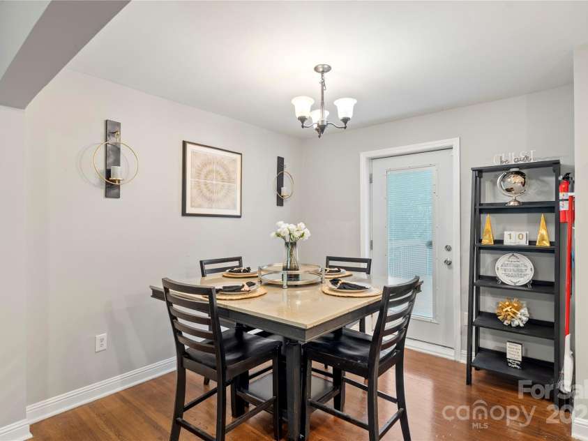 1914 Bonnie Lane, Charlotte, NC 28213.  MLS# CAR4292204, YatesRealty ID 34431. 