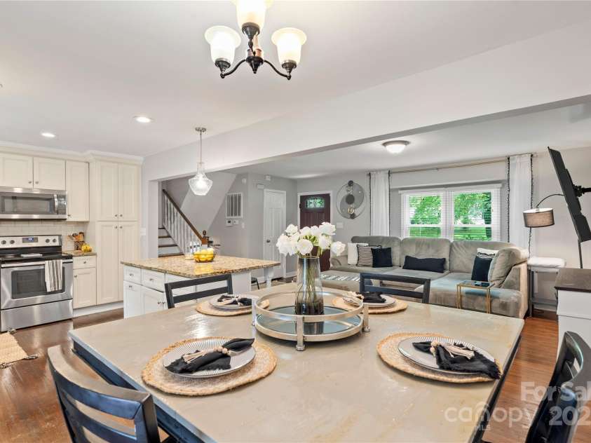 1914 Bonnie Lane, Charlotte, NC 28213.  MLS# CAR4292204, YatesRealty ID 34431. 