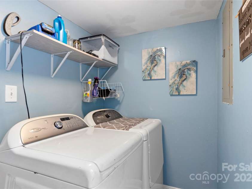 1914 Bonnie Lane, Charlotte, NC 28213.  MLS# CAR4292204, YatesRealty ID 34431. 