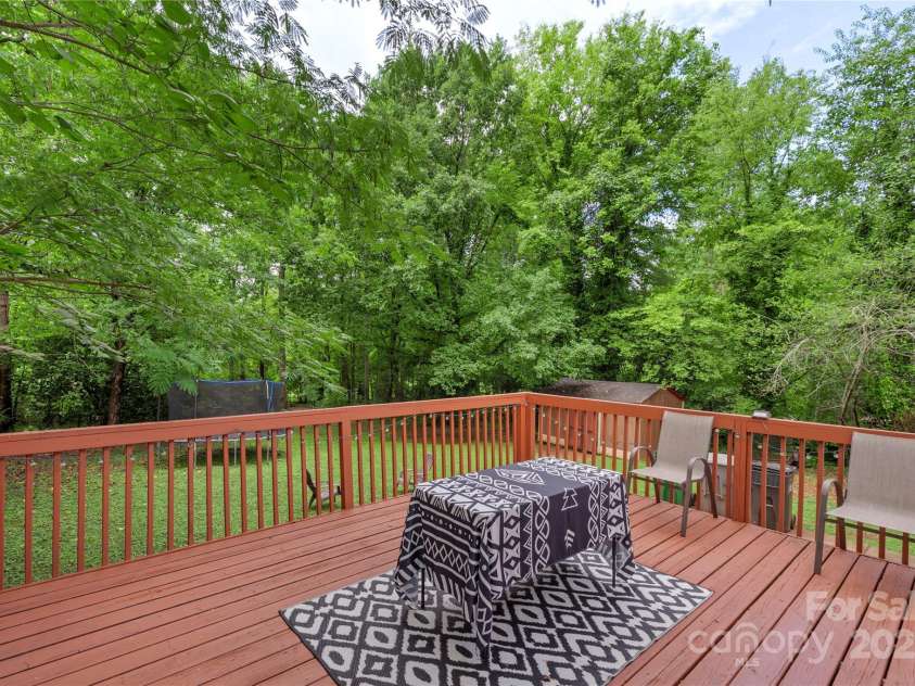 1914 Bonnie Lane, Charlotte, NC 28213.  MLS# CAR4292204, YatesRealty ID 34431. 