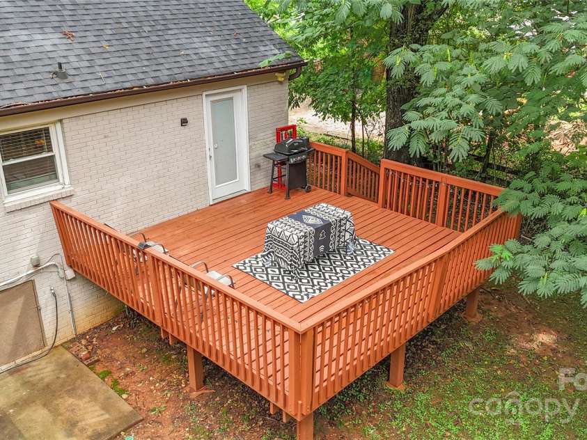 1914 Bonnie Lane, Charlotte, NC 28213.  MLS# CAR4292204, YatesRealty ID 34431. 