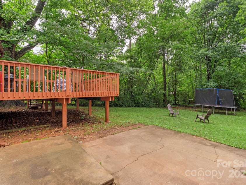 1914 Bonnie Lane, Charlotte, NC 28213.  MLS# CAR4292204, YatesRealty ID 34431. 