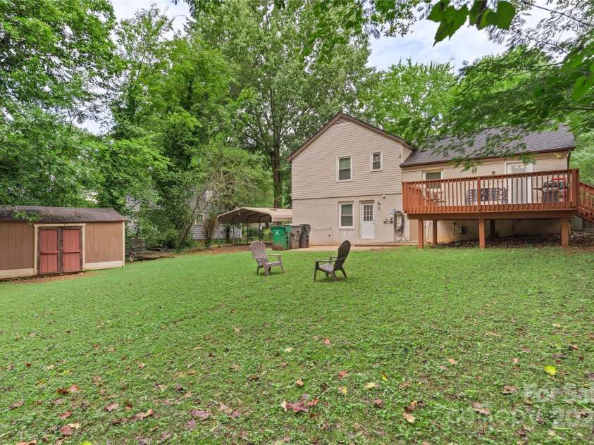 1914 Bonnie Lane, Charlotte, NC 28213.  MLS# CAR4292204, YatesRealty ID 34431. 