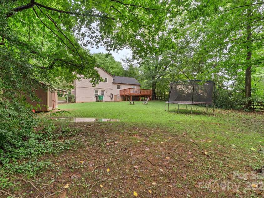 1914 Bonnie Lane, Charlotte, NC 28213.  MLS# CAR4292204, YatesRealty ID 34431. 