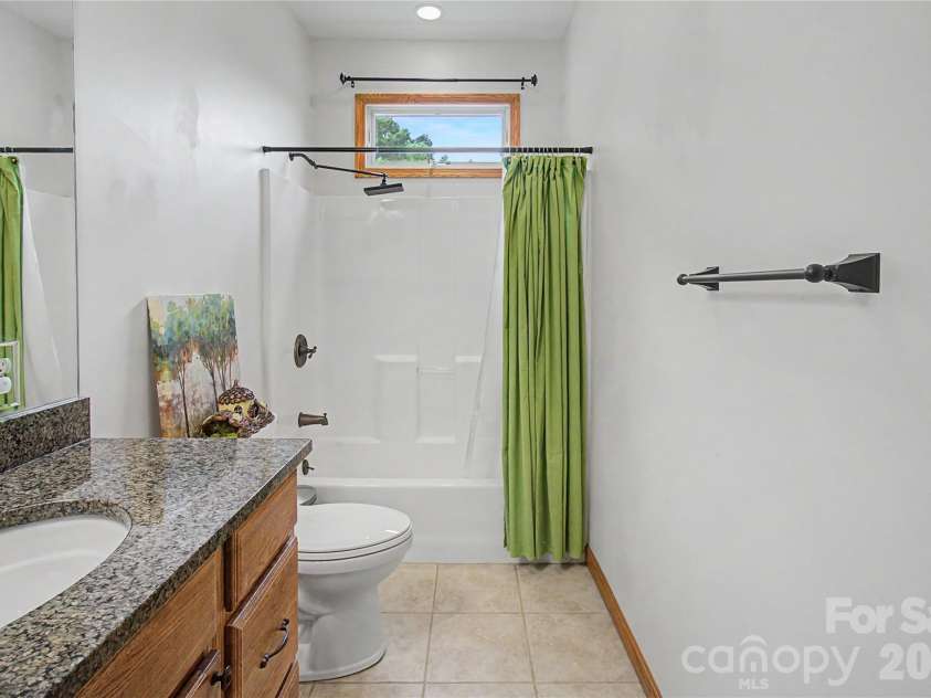 340 Earlys Mountain Road, Leicester, NC 28748.  MLS# CAR4398900, YatesRealty ID 34431. Full Bath 2