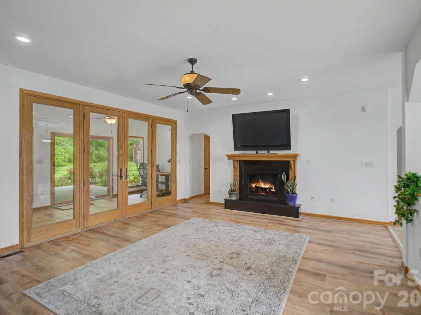 340 Earlys Mountain Road, Leicester, NC 28748.  MLS# CAR4398900, YatesRealty ID 34431. Living room