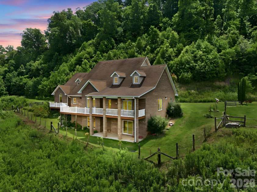 340 Earlys Mountain Road, Leicester, NC 28748.  MLS# CAR4398900, YatesRealty ID 34431. Welcome Home!