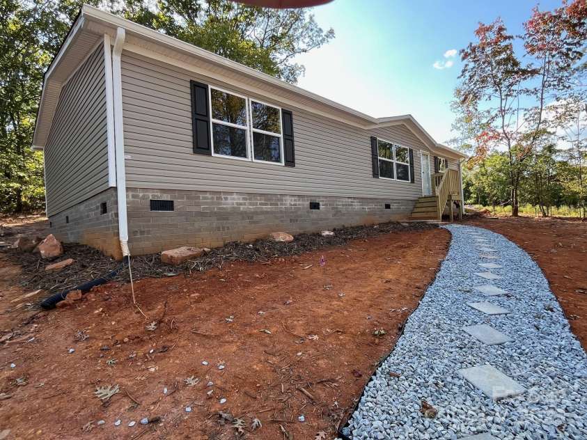 175 Shilah Lane Drive, Nebo, NC 28761.  MLS# CAR4289427, YatesRealty ID 34432. 