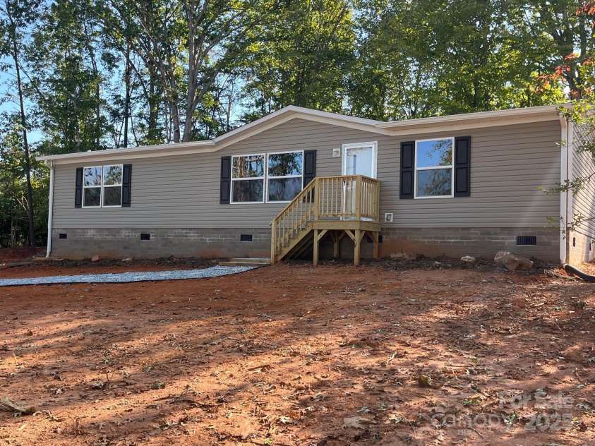 175 Shilah Lane Drive, Nebo, NC 28761.  MLS# CAR4289427, YatesRealty ID 34432. 