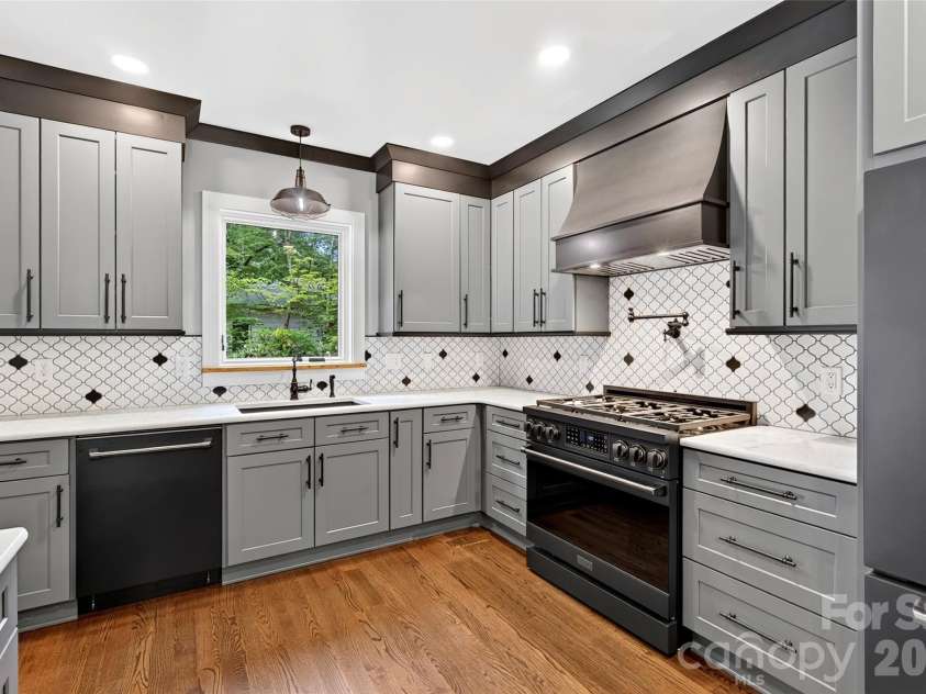 78 Tupper Road, Black Mountain, NC 28711.  MLS# CAR4396605, YatesRealty ID 34432. 