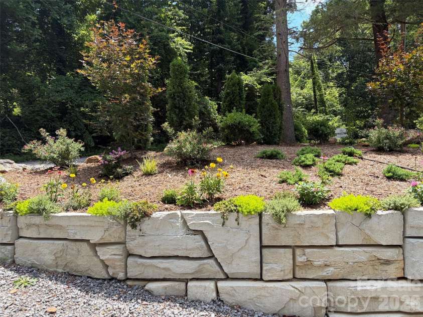 78 Tupper Road, Black Mountain, NC 28711.  MLS# CAR4396605, YatesRealty ID 34432. 