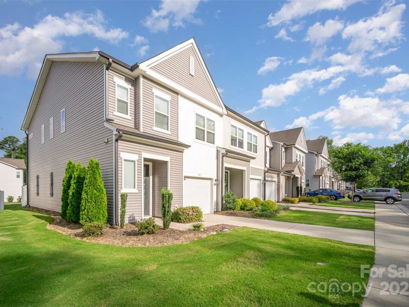 9213 Widden Way, Charlotte, NC 28269.  MLS# CAR4282562, YatesRealty ID 34433. 