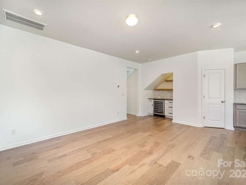 9213 Widden Way, Charlotte, NC 28269.  MLS# CAR4282562, YatesRealty ID 34433. 