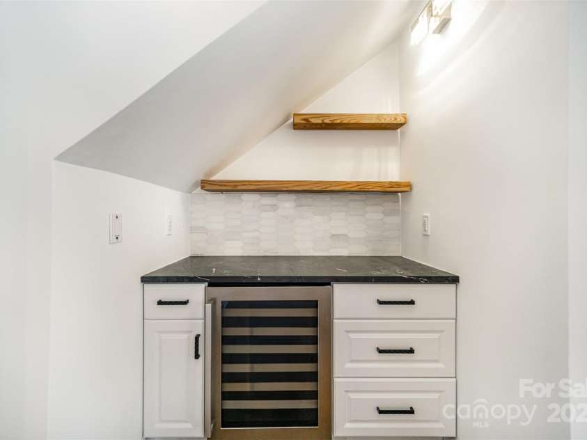 9213 Widden Way, Charlotte, NC 28269.  MLS# CAR4282562, YatesRealty ID 34433. 