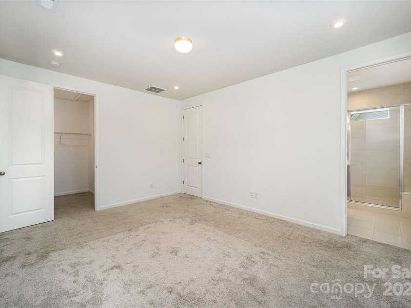 9213 Widden Way, Charlotte, NC 28269.  MLS# CAR4282562, YatesRealty ID 34433. 