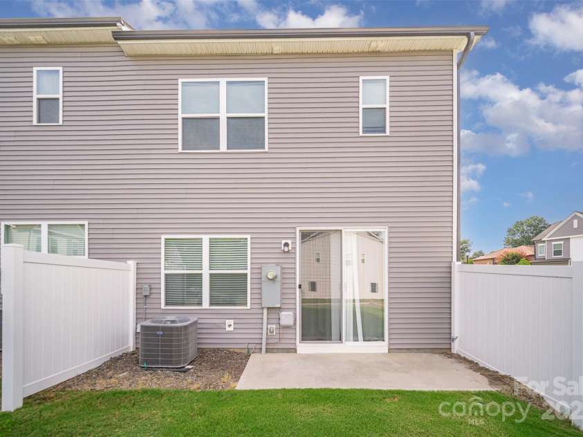 9213 Widden Way, Charlotte, NC 28269.  MLS# CAR4282562, YatesRealty ID 34433. 