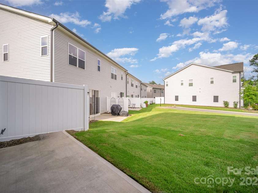 9213 Widden Way, Charlotte, NC 28269.  MLS# CAR4282562, YatesRealty ID 34433. 