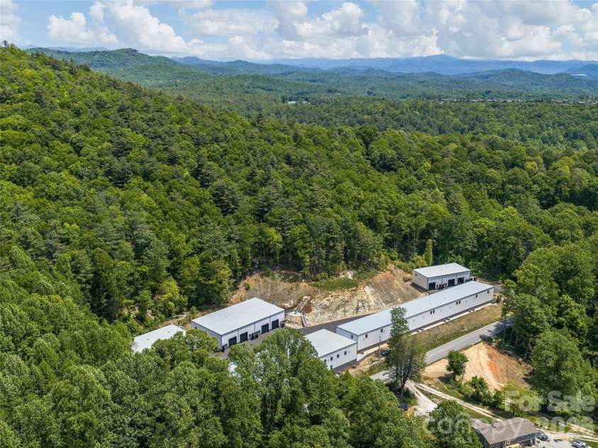 130 Speed Way, Lake Toxaway, NC 28747.  MLS# CAR4385952, YatesRealty ID 34434. 