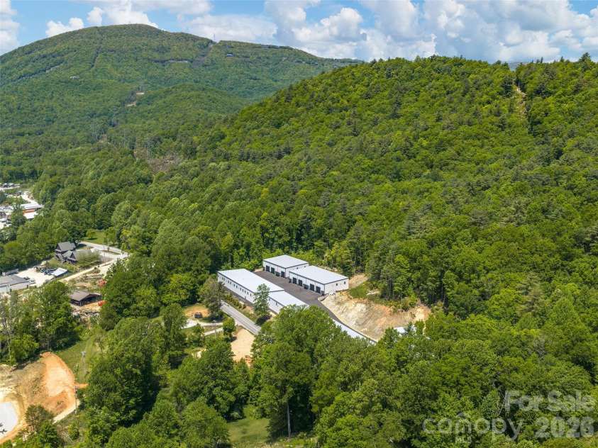 130 Speed Way, Lake Toxaway, NC 28747.  MLS# CAR4385952, YatesRealty ID 34434. 