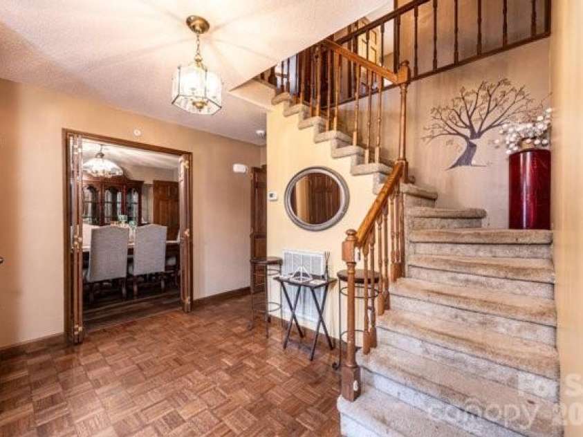 5976 Gold Creek Estate Drive, Hickory, NC 28601.  MLS# CAR4399217, YatesRealty ID 34435. 