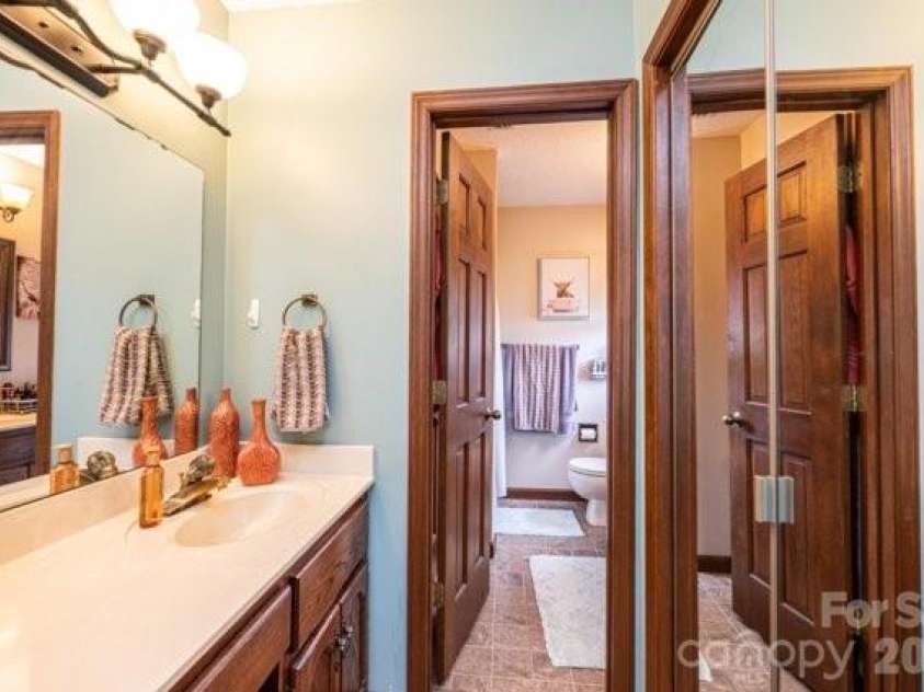 5976 Gold Creek Estate Drive, Hickory, NC 28601.  MLS# CAR4399217, YatesRealty ID 34435. 