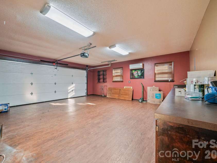 5976 Gold Creek Estate Drive, Hickory, NC 28601.  MLS# CAR4425606, YatesRealty ID 34435. 2 Car garage/ with mini split